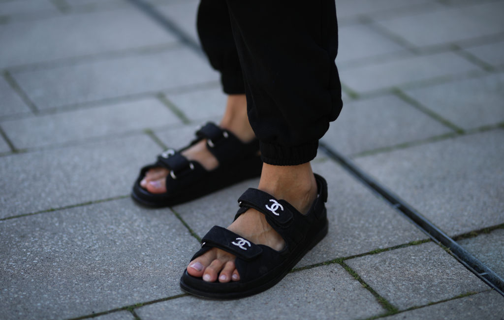 How to wear Velcro sandals, this summer’s most fashionable footwear?