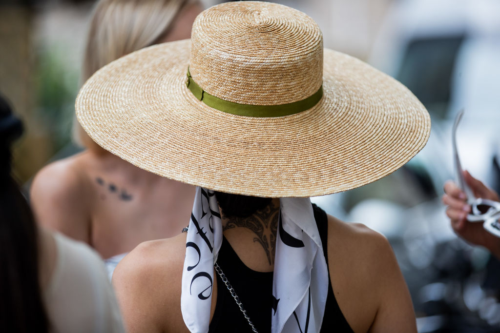 Stars love hats. We suggest which models are worth buying this spring and what to combine them with