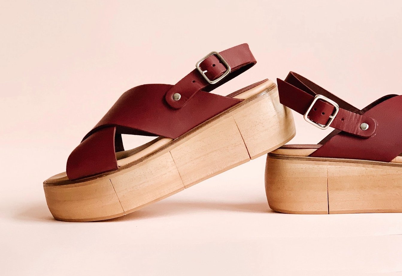 Platform sandals – how to style them for work?