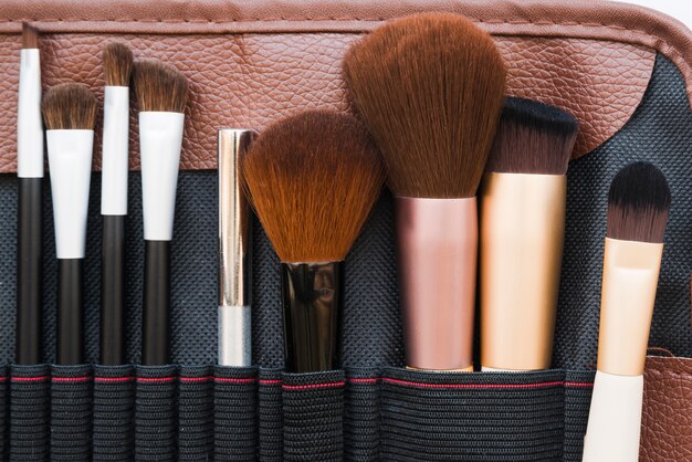 Exploring the elements that define superior makeup brush sets